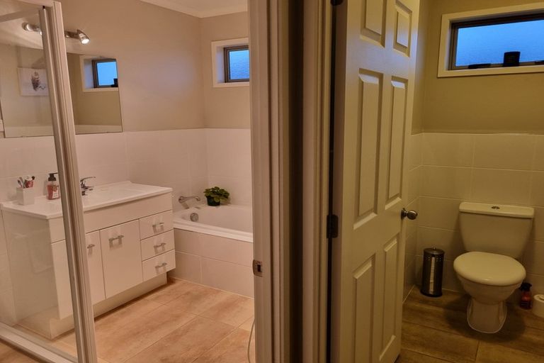 Photo of property in 16 Hoihere Drive, One Tree Point, 0118