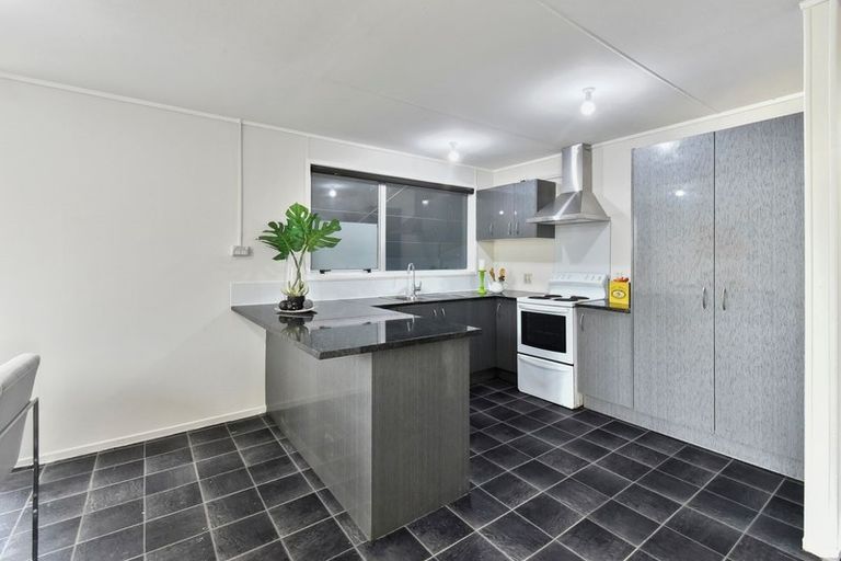 Photo of property in 20 Rountree Place, Conifer Grove, Takanini, 2112