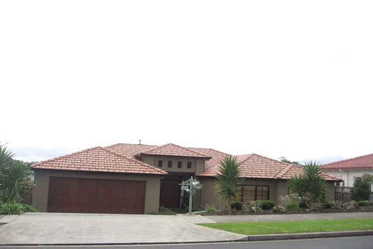 Photo of property in 40 Mt Lebanon Crescent, The Gardens, Auckland, 2105