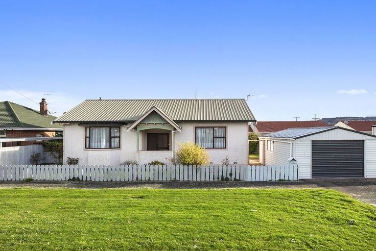 Photo of property in 60 Royal Crescent, Saint Kilda, Dunedin, 9012