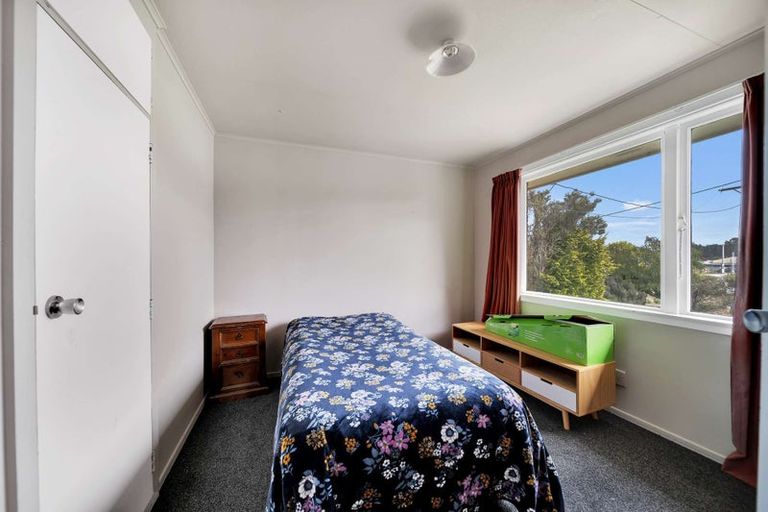 Photo of property in 1 George Street, Clinton, 9534