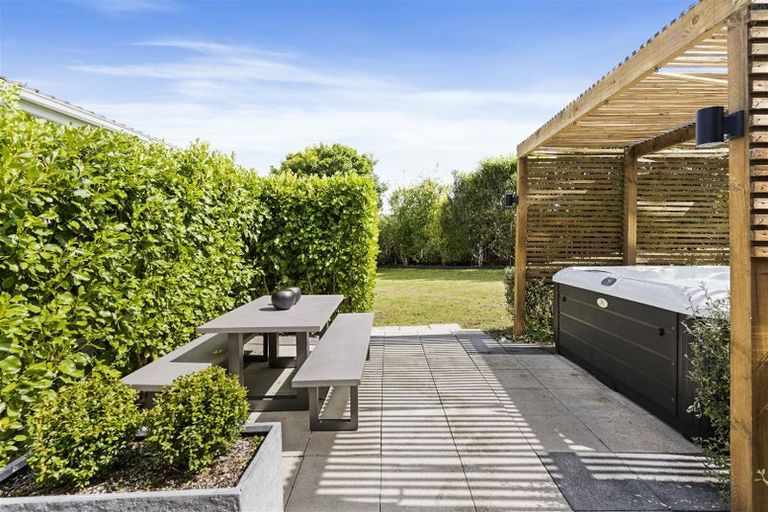 Photo of property in 14 Pahi Place, West Harbour, Auckland, 0618