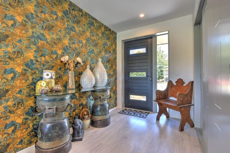 Photo of property in 51 Nicholson Road, Khandallah, Wellington, 6035