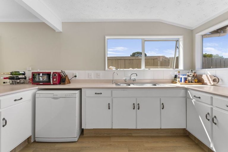 Photo of property in 43 Arthur Crescent, Hilltop, Taupo, 3330