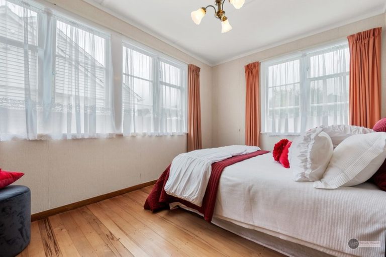 Photo of property in 11 Wheatley Street, Naenae, Lower Hutt, 5011