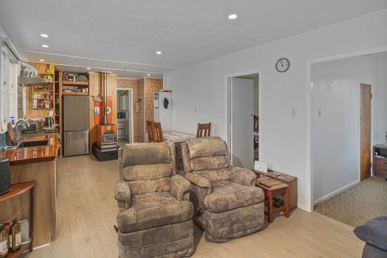 Photo of property in 5 Daphne Road, Tairua, 3508