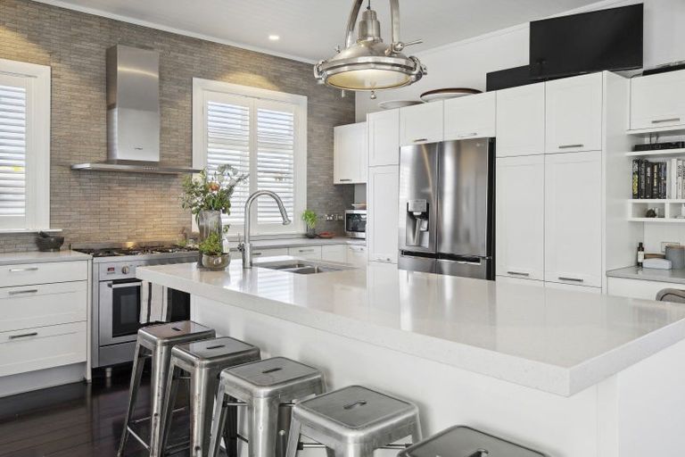 Photo of property in 2 Waitoa Road, Hataitai, Wellington, 6021