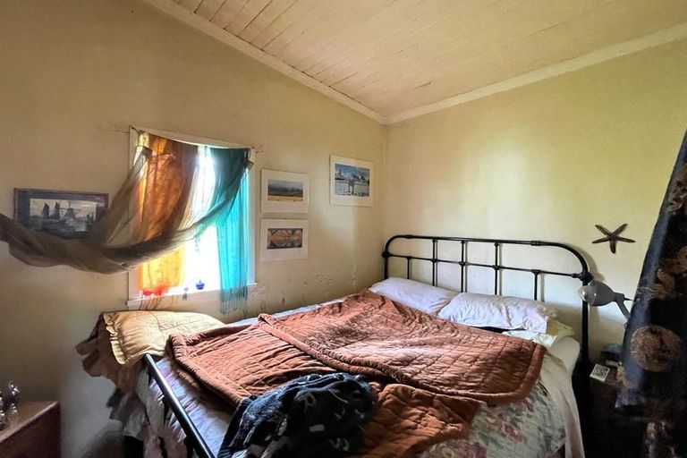 Photo of property in 1262 Kaka Point Road, Kaka Point, 9271