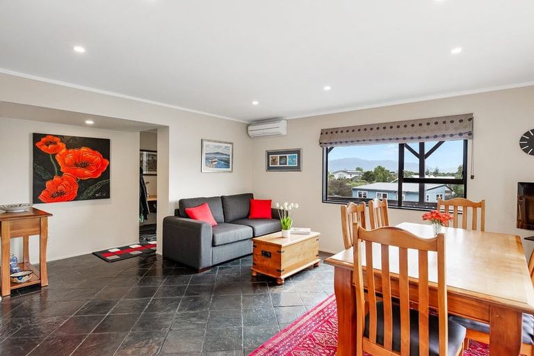 Photo of property in 10 Napier Grove, Waikanae Beach, Waikanae, 5036