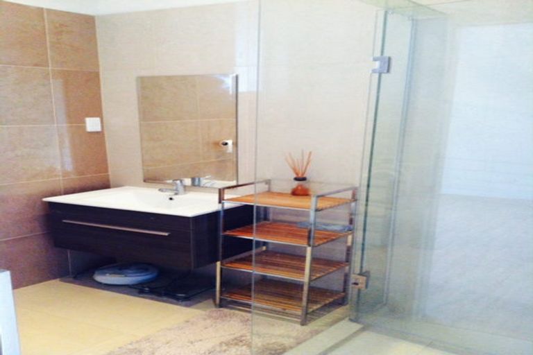 Photo of property in 234 Beach Haven Road, Beach Haven, Auckland, 0626