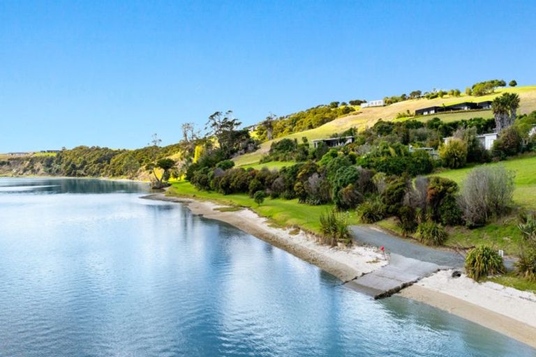 Photo of property in 16a Salt River View Road, Kaiwaka, 0573