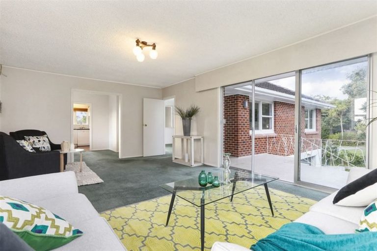 Photo of property in 14 Fowey Avenue, Te Atatu South, Auckland, 0610