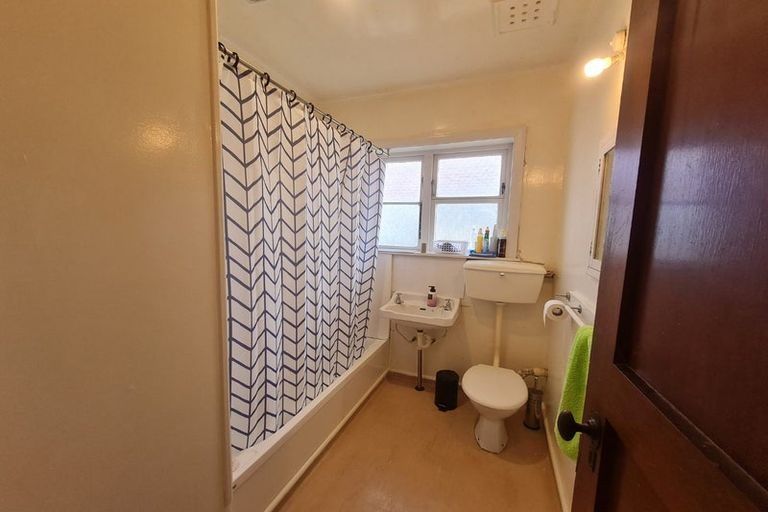 Photo of property in 17 Paeroa Street, Riccarton, Christchurch, 8041