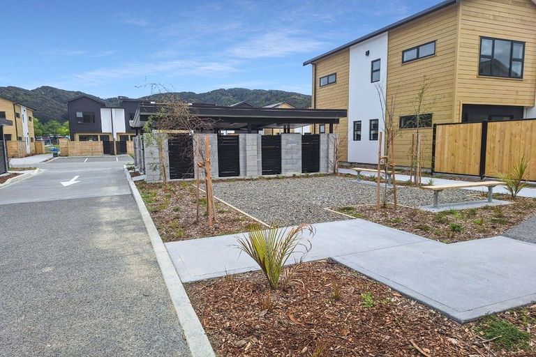 Photo of property in 61 Te Ara O Papatahi, Wainuiomata, Lower Hutt, 5014