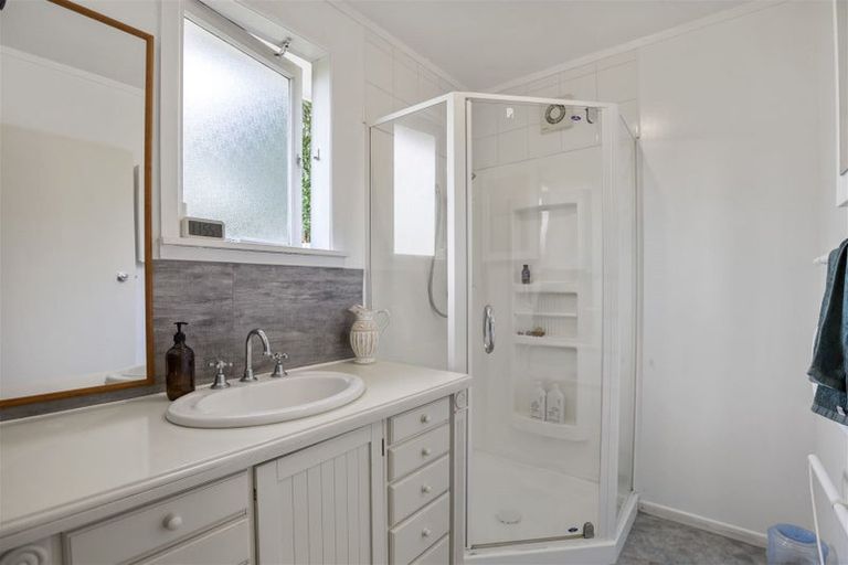 Photo of property in 23 Willerton Avenue, New Lynn, Auckland, 0600