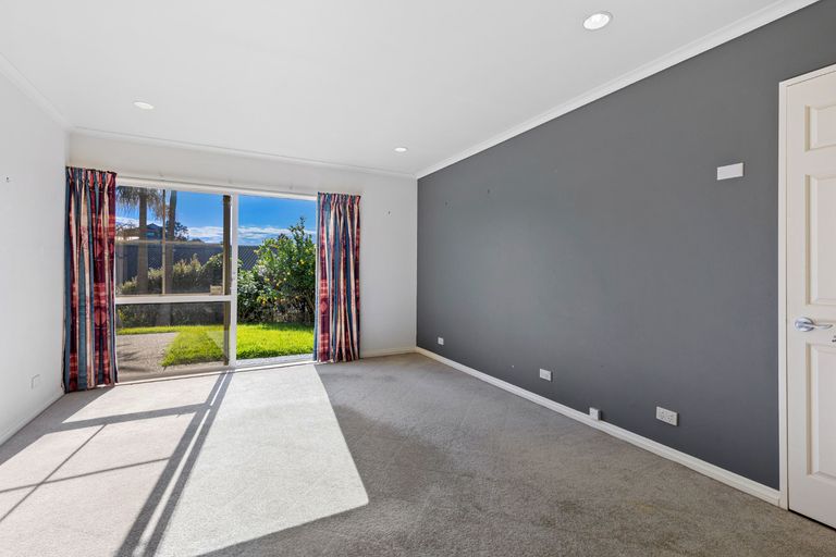 Photo of property in 19 Vista Motu, Red Beach, 0932