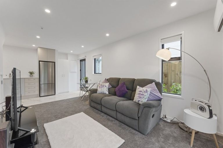 Photo of property in 2/324 Oxford Terrace, Avalon, Lower Hutt, 5011