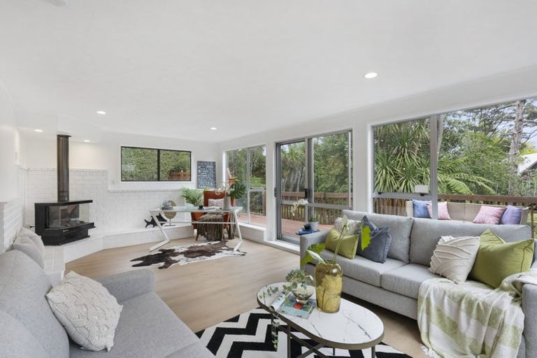 Photo of property in 15 Cunliffe Place, Glenfield, Auckland, 0629