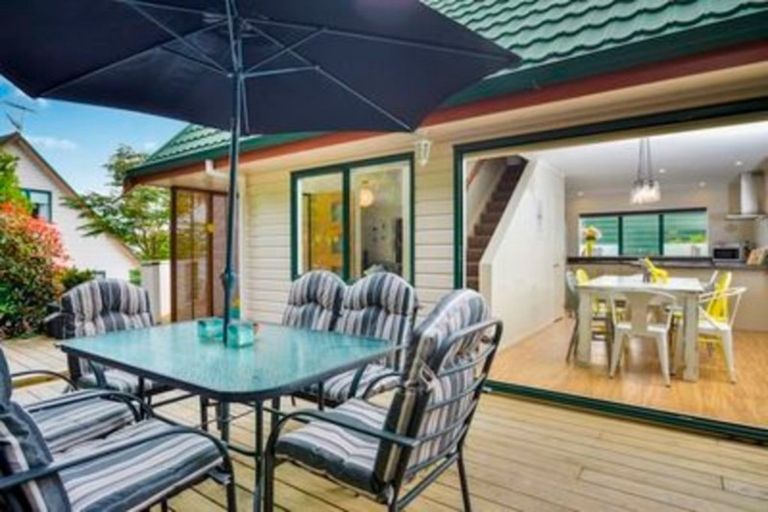 Photo of property in 24 Brookvale Park, Stanmore Bay, Whangaparaoa, 0932