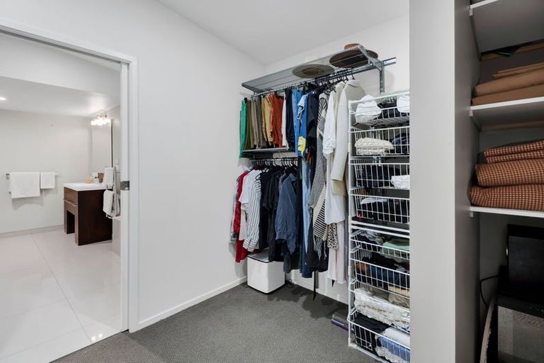 Photo of property in 70 Seaview Road, Marfell, New Plymouth, 4310