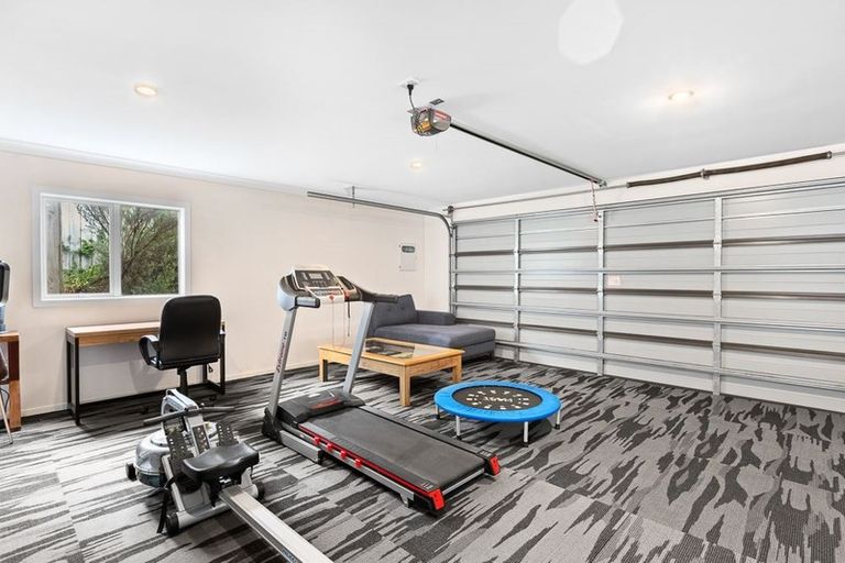 Photo of property in 16 Fern Court, Orewa, 0931