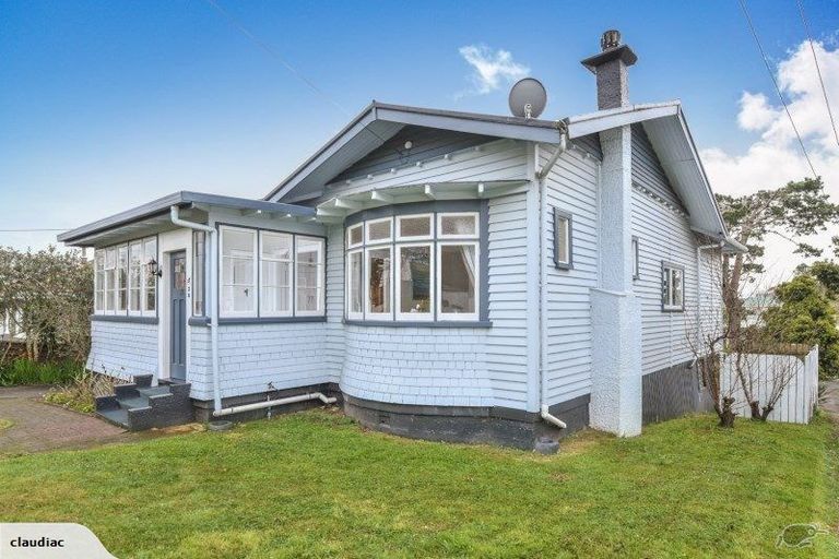 Photo of property in 20 Evans Road, Glen Eden, Auckland, 0602