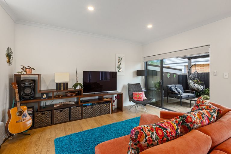 Photo of property in 49c Titirangi Road, New Lynn, Auckland, 0600
