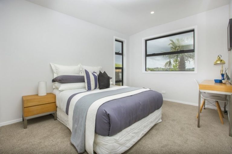 Photo of property in 18 Laly Haddon Place, Matakana, 0985