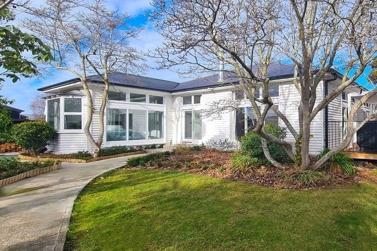 Photo of property in 2 Poulton Avenue, Richmond, Christchurch, 8013
