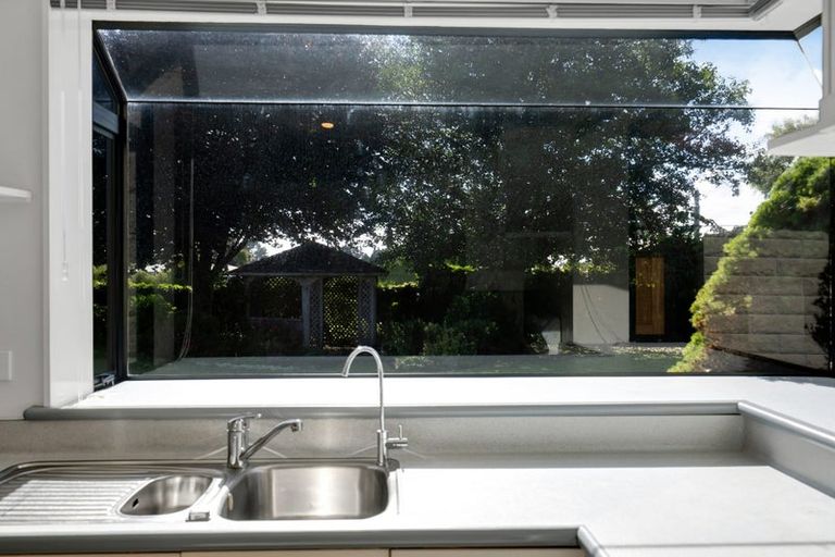 Photo of property in 37 Pembroke Road East, Stratford, 4332