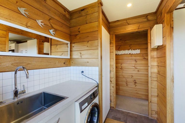 Photo of property in 65 Queens Road, Waikanae Beach, Waikanae, 5036