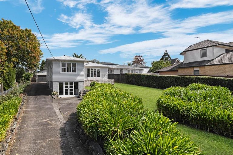 Photo of property in 4 Longburn Road, Henderson, Auckland, 0610