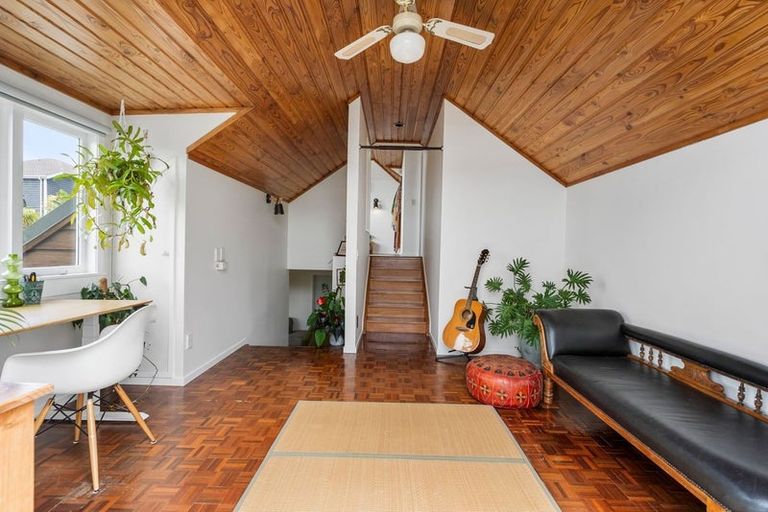 Photo of property in 2/36 Beulah Avenue, Rothesay Bay, Auckland, 0630