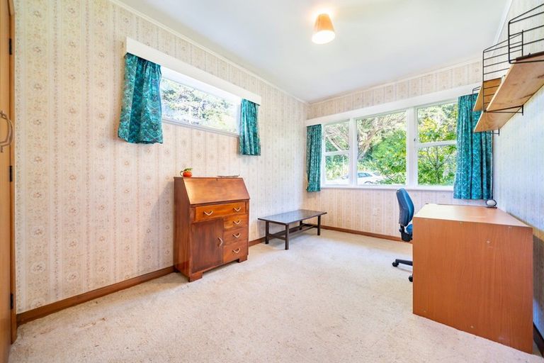Photo of property in 23 Pinehaven Road, Pinehaven, Upper Hutt, 5019