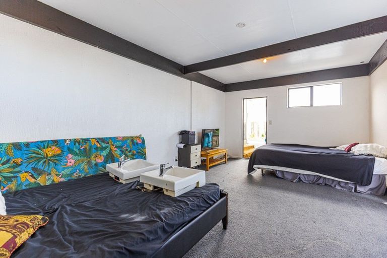 Photo of property in 215 Puriri Street, Castlecliff, Whanganui, 4501