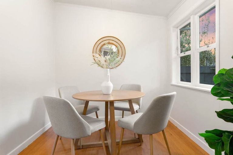 Photo of property in 1/211 Onewa Road, Birkenhead, Auckland, 0626