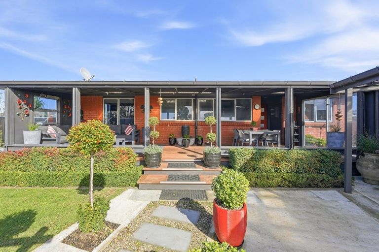 Photo of property in 23 Gibbons Crescent, Castlecliff, Whanganui, 4501