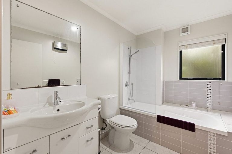 Photo of property in 84e Woodland Road, Johnsonville, Wellington, 6037