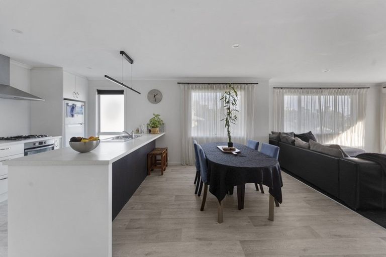 Photo of property in 2 Olivias Place, Stoke, Nelson, 7011