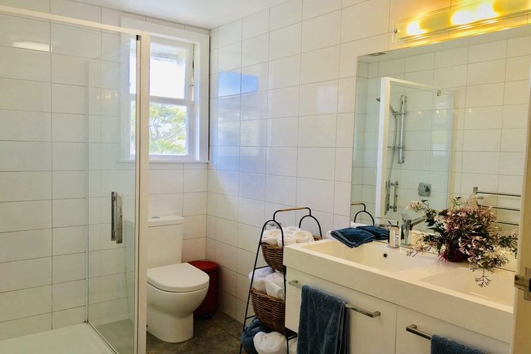 Photo of property in 16 Fernlea Avenue, Karori, Wellington, 6012