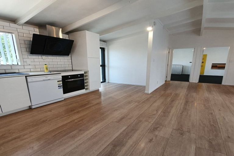 Photo of property in 44a Brains Road, Kelston, Auckland, 0602