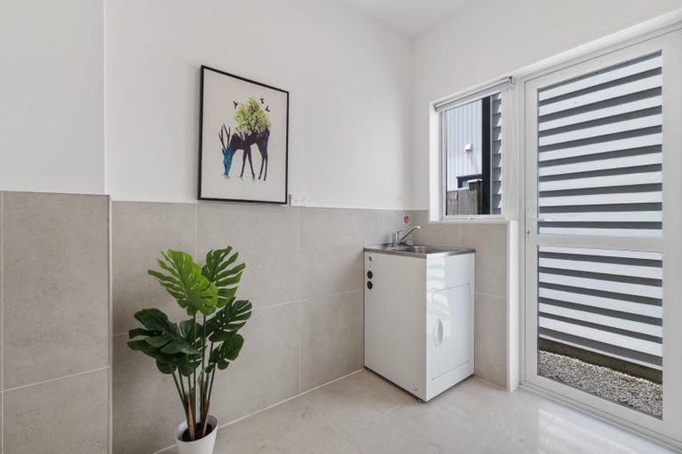 Photo of property in 64 Craigs Way, Hobsonville, Auckland, 0616