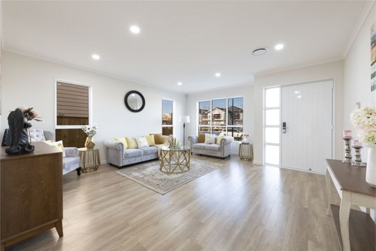 Photo of property in 61 Tir Conaill Avenue, Flat Bush, Auckland, 2019