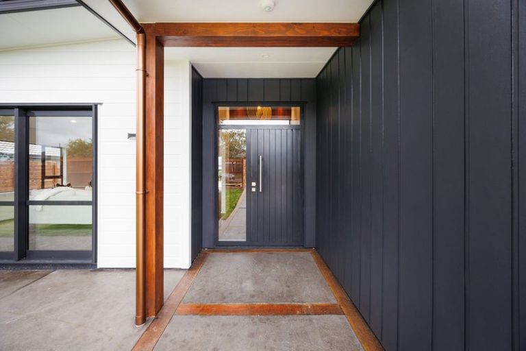 Photo of property in 26 Silicon Way, Fitzherbert, Palmerston North, 4410