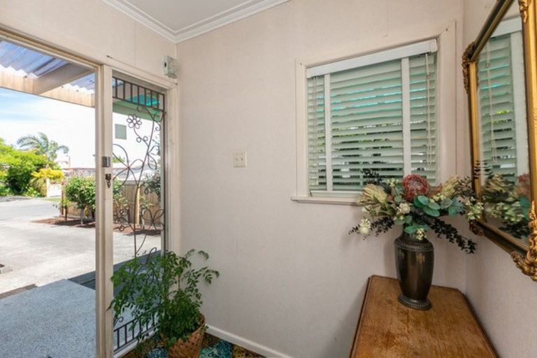 Photo of property in 3 Coverdale Street, Onekawa, Napier, 4110