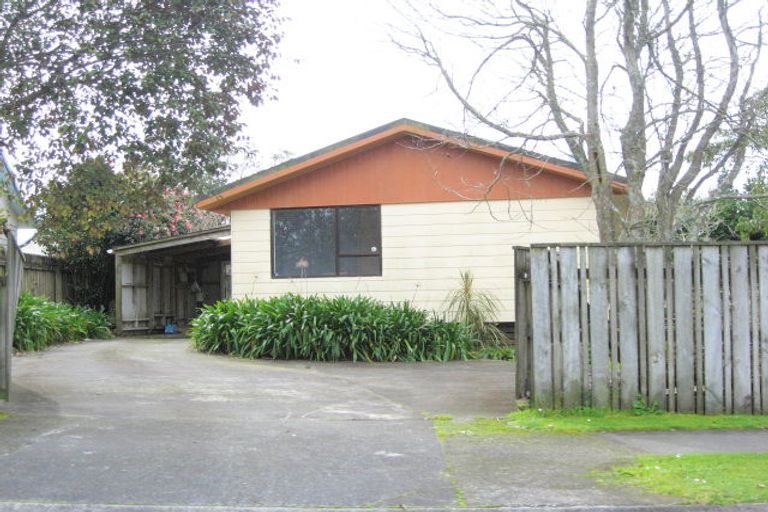 Photo of property in 22 Kowhai Street, Inglewood, 4330