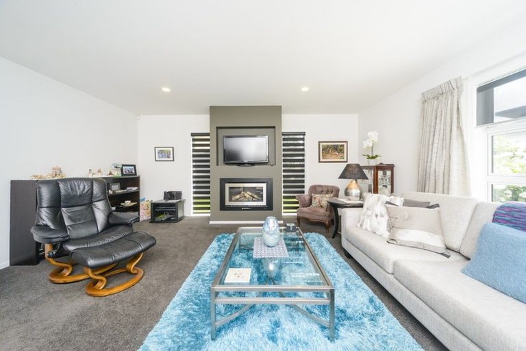 Photo of property in 3 Levi Place, Kelvin Grove, Palmerston North, 4414