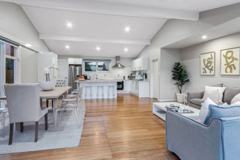 Photo of property in 2/24c Bowenvale Avenue, Cashmere, Christchurch, 8022