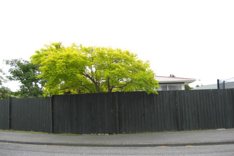 Photo of property in 4 Cowper Place, Avondale, Christchurch, 8061