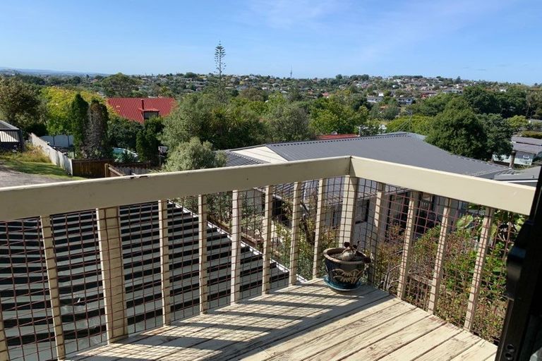 Photo of property in 67 Lynden Avenue, Hillcrest, Auckland, 0627